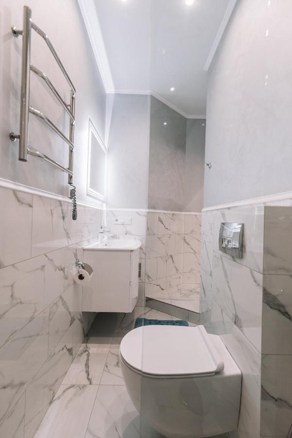 Royal Tower Vip Smart Apartments 1 Kyiv Exterior photo