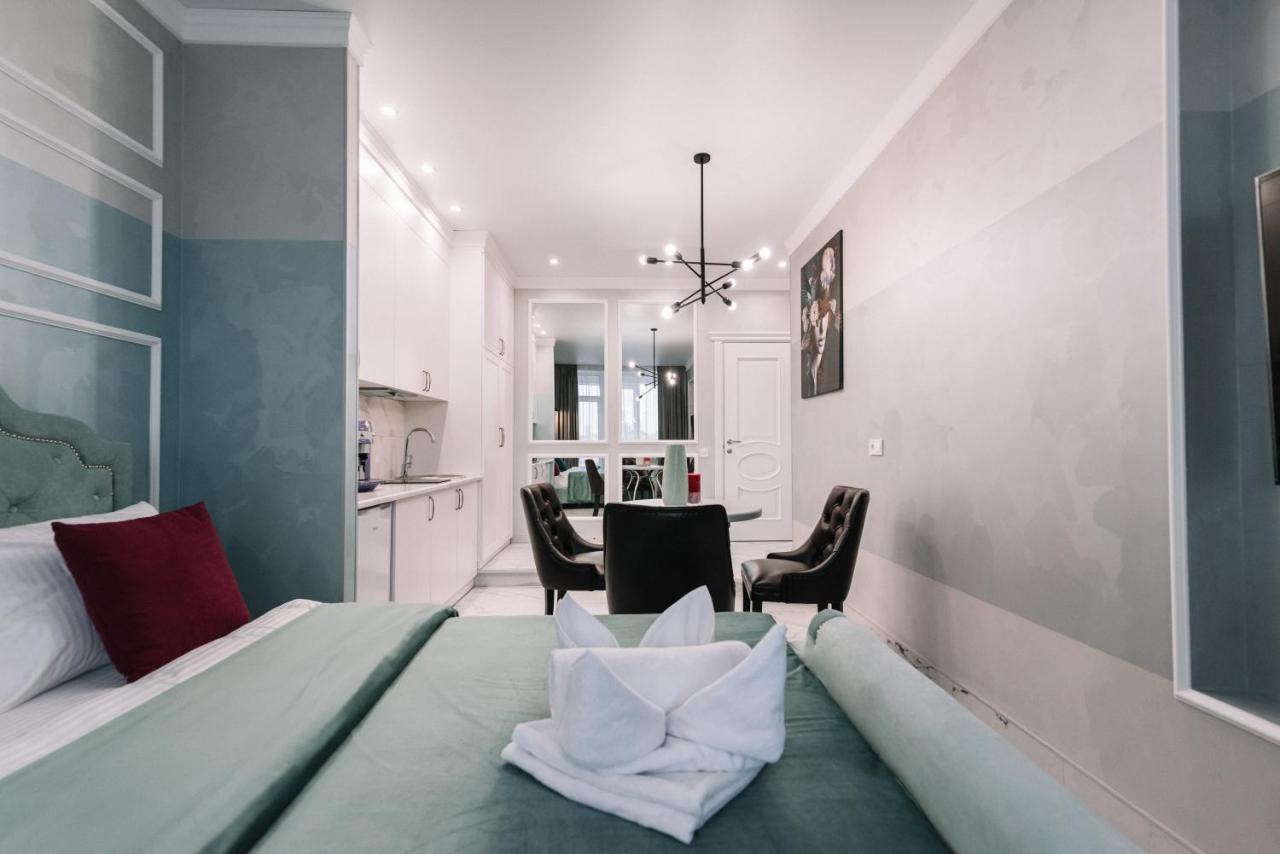 Royal Tower Vip Smart Apartments 1 Kyiv Exterior photo